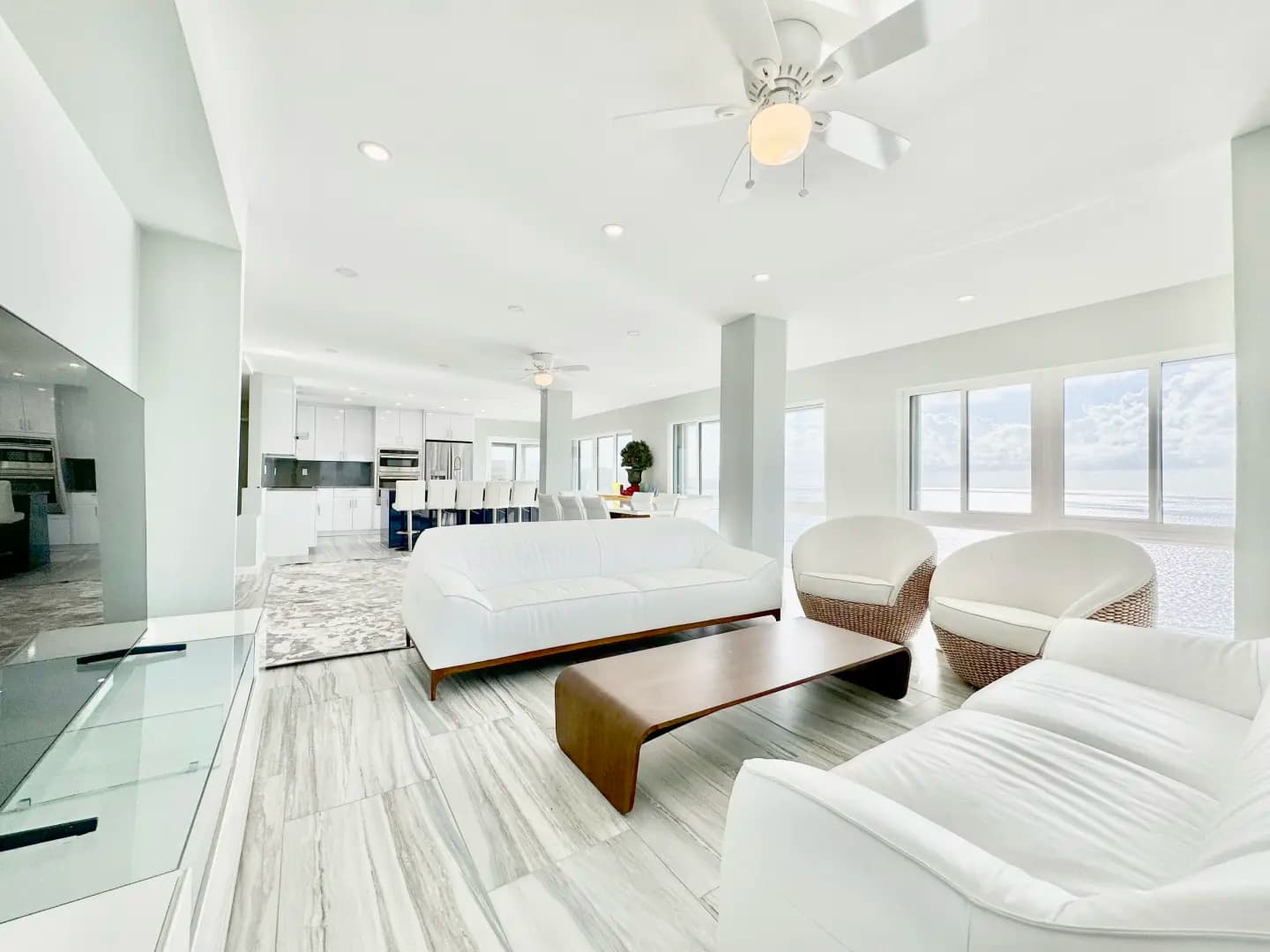 Sea Cliff main image