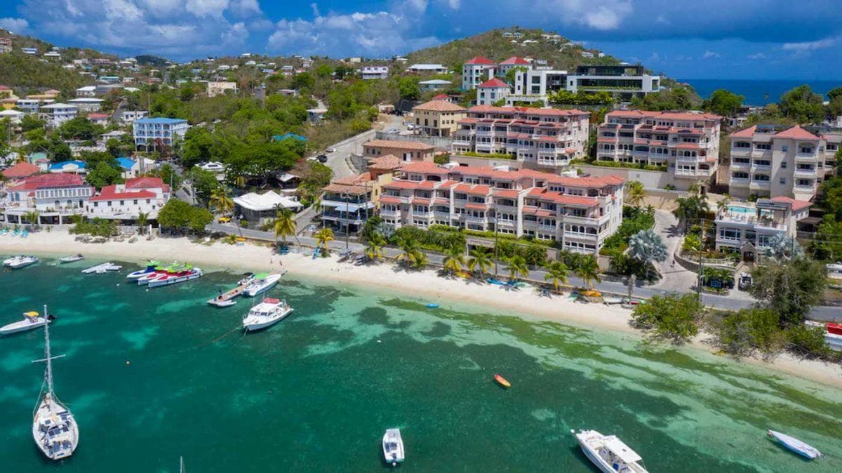 Grande Bay Resorts background